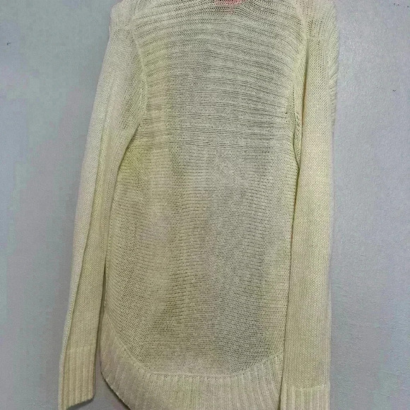 194. Lilly Pulitzer Ivory Shawl Cardigan size small - Picture 4 of 5